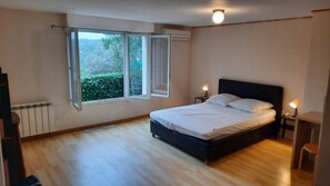 5 عدّة غرف نوم وواي فاي وملاءات أسرّة