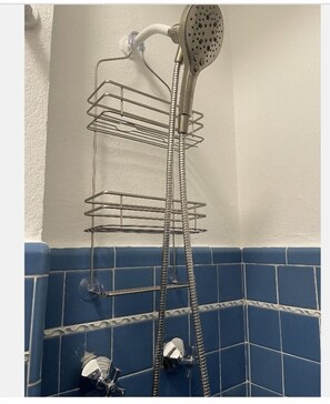 Dusche, Haartrockner, Bidet, Handtücher