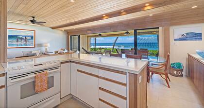 Spectacular Oceanfront 4 bedroom 4 bath, AC, pool in tropical oasis.
