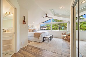4 bedrooms, iron/ironing board, free WiFi, bed sheets - Spectacular Oceanfront 4 bedroom 4 bath, AC, pool in tropical oasis. (Lahaina)