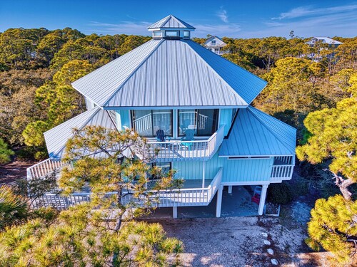 Community Pool! Easy Beach Access - 2 FREE bike rentals included!