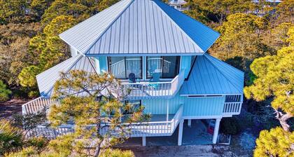 Community Pool! Easy Beach Access - 2 FREE bike rentals included!