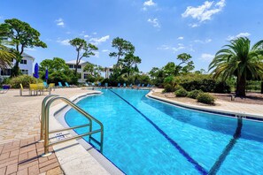 Pool - Community Pool! Easy Beach Access - 2 FREE bike rentals included! (St. George Island)