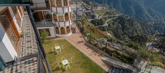 Mussoorie Estate by Dumnu Homes
