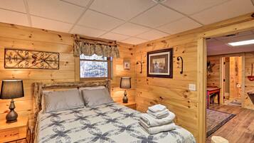 3 Schlafzimmer, Schreibtisch, Bügeleisen/Bügelbrett, Reisekinderbett