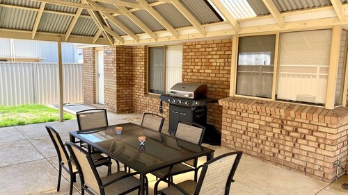 Forrest Holiday Unit - East Bunbury