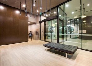 Lobby - Comfy 2BR Apt Near Southern Cross with City Views (Melbourne)