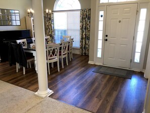 Interior - Roomy Ranch - Perfect for Masters Golf Tournament (Martinez)