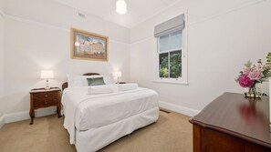 3 Schlafzimmer, Bügeleisen/Bügelbrett, Reisekinderbett, kostenloses WLAN