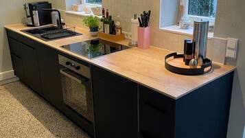 Kühlschrank, Ofen, Herdplatte, Geschirrspüler