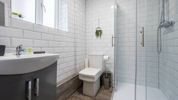 Apartment | Bathroom