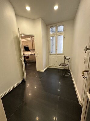 Interior - Beautiful 4 PP in magnificent building less than 5 mns walk from Parc Monceau (Paris)