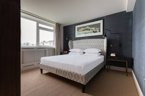 2 bedrooms, iron/ironing board, free WiFi, bed sheets - Arundel Gardens by onefinestay (London)