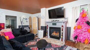 TV, fireplace, foosball, books