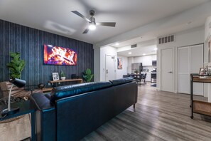 Living area - Modern Luxury Unit in the heart of Orange County- 5 min to Old Towne (Santa Ana)