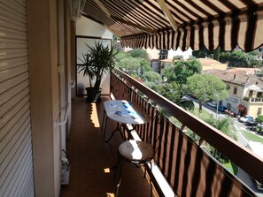 Outdoor dining - Comfortable 2-room apartment (Menton)