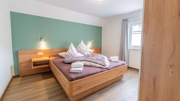 2 habitaciones, tabla de planchar con plancha, wifi y ropa de cama