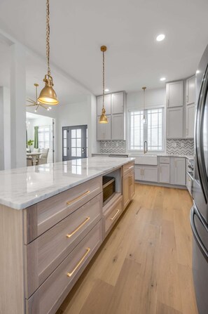 Interior - 7 Bedrooms | 6.5 Bathrooms | Hot Tub | 10 Beds (Lexington)