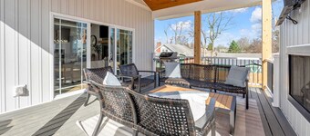 7 Bedrooms | 6.5 Bathrooms | Hot Tub | 10 Beds