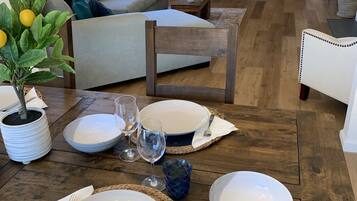 Smart TV, fireplace, books, printers