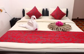 1 bedroom, Egyptian cotton sheets, premium bedding, memory-foam beds - Villa Vue Mer (Vanur)