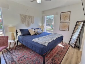 3 habitaciones, escritorio, tabla de planchar con plancha y wifi gratis 
