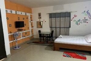 5 chambres, bureau, fer et planche à repasser, Wi-Fi gratuit