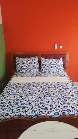 5 bedrooms, desk, iron/ironing board, free WiFi - Lems Furnished Residence (Abidjan)