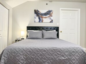 Room - PRIME location w/Great Wifi and Free Parking! (Pittsburgh)