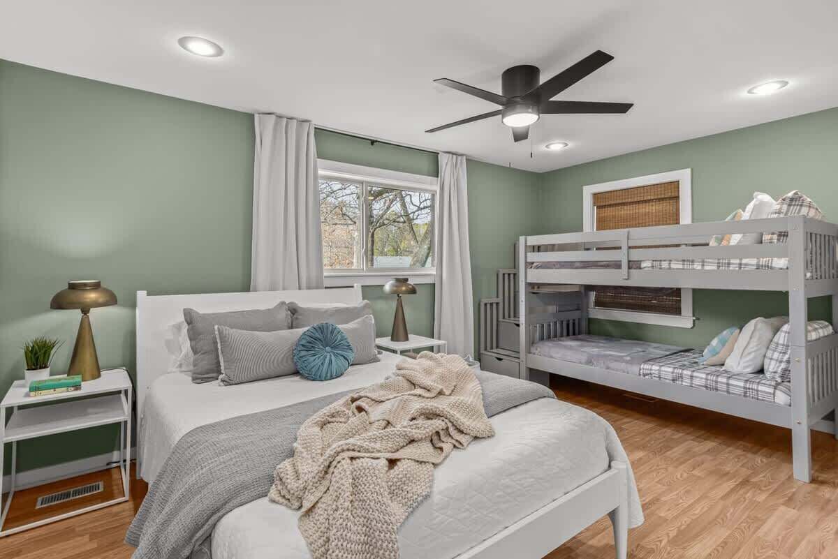 3 bedrooms, iron/ironing board, travel crib, WiFi