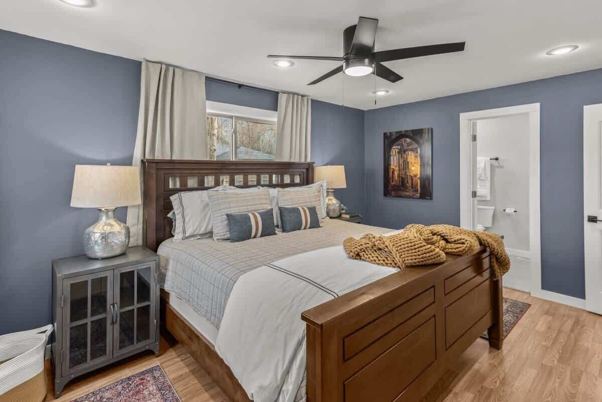 3 bedrooms, iron/ironing board, travel crib, WiFi