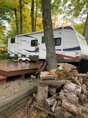 Property grounds - Waterfront Camp Black Lake (Hammond)