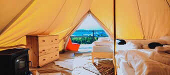Ursa Mica Glamping Resort