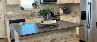 Sunshine Casita! A quiet country setting. Short drive to Palo Duro Canyon.