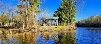 5- Olivier : Charming modern cottage by a river