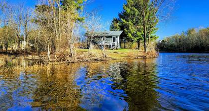 5- Olivier : Charming modern cottage by a river