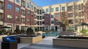 Pool - Rose at the Millennium - Stylish 1 BR in Houston (Houston)