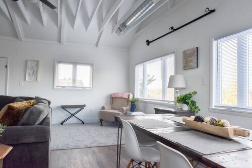 Spacious & Bright Retreat – Perfect for Families!