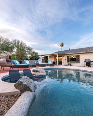 Outdoor pool, a heated pool - THE ACE! North Scottsdale Escape (Scottsdale)