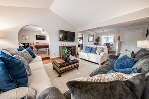 Smart TV - THE ACE! North Scottsdale Escape (Scottsdale)
