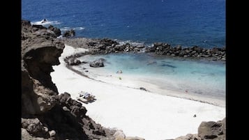 Beach nearby, beach towels