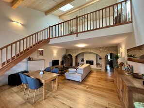 Smart TV, fireplace, DVD player, stereo - 🌿 Charming cottage - Sleeps up to 5 (Le Frasnois)