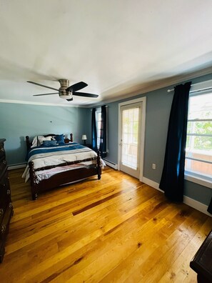 3 bedrooms, desk, free WiFi, bed sheets