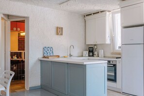 Kühlschrank, Ofen, Herdplatte, Geschirrspüler