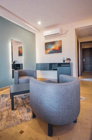 Phòng đôi | 1 phòng ngủ, minibar, két bảo mật tại phòng, bàn