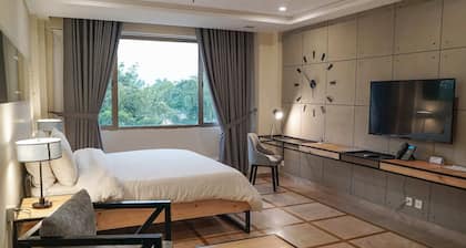 Roomy Signature Hotel