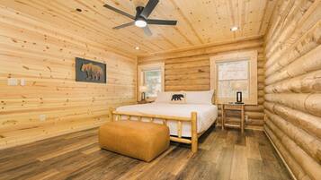 5 bedrooms, desk, iron/ironing board, travel crib