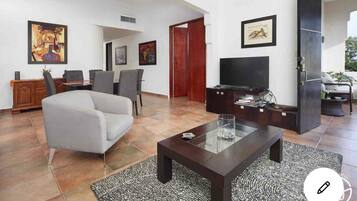 5 bedrooms, WiFi, bed sheets