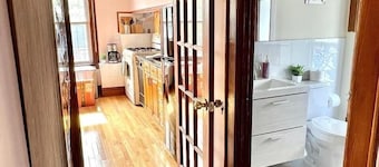 AMAZING 3,500SQFT TOWNHOUSE - 15MINS TO TIMES SQUARE