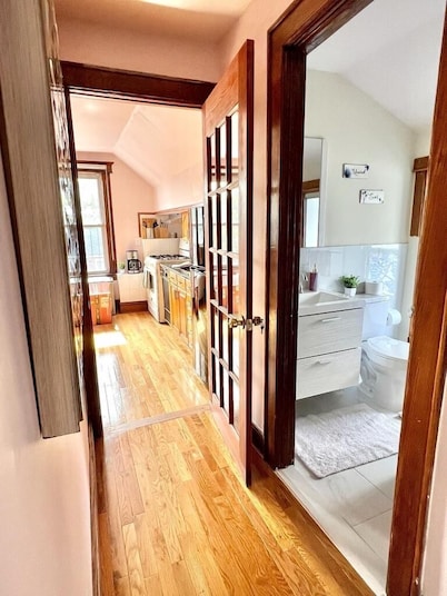 AMAZING 3,500SQFT TOWNHOUSE - 15MINS TO TIMES SQUARE